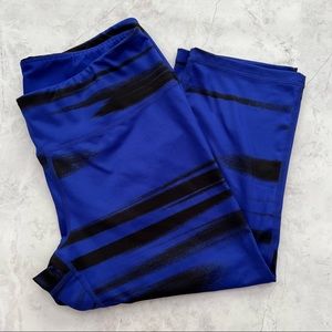 Z by Zella Blue Cropped Leggings Black Brushstroke Print